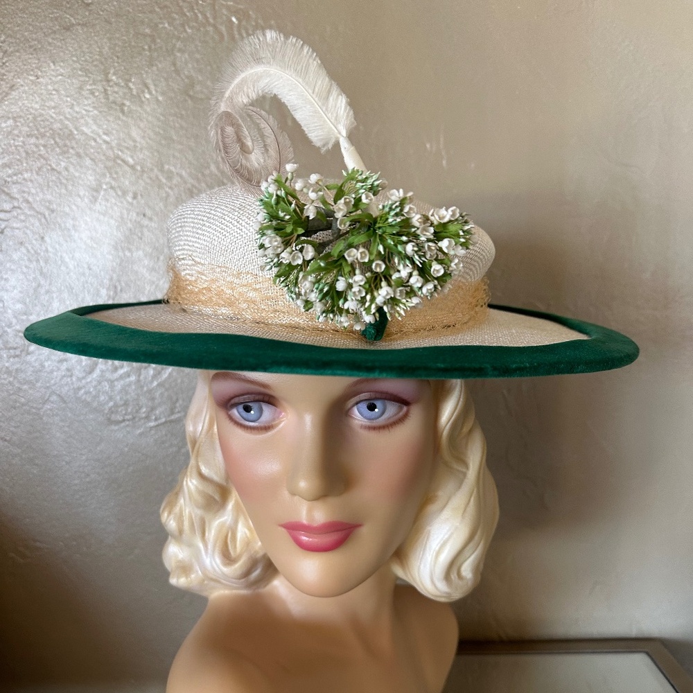 ELEGANT 1950s' CREAM COLOR STRAW WIDE BRIM - GREEN VELVET + FLOWERS & FEATHER